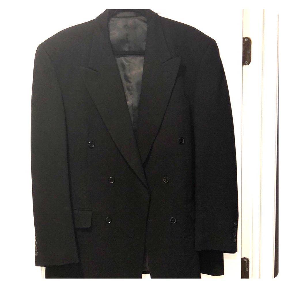 Men’s Suit - Picture 2 of 6
